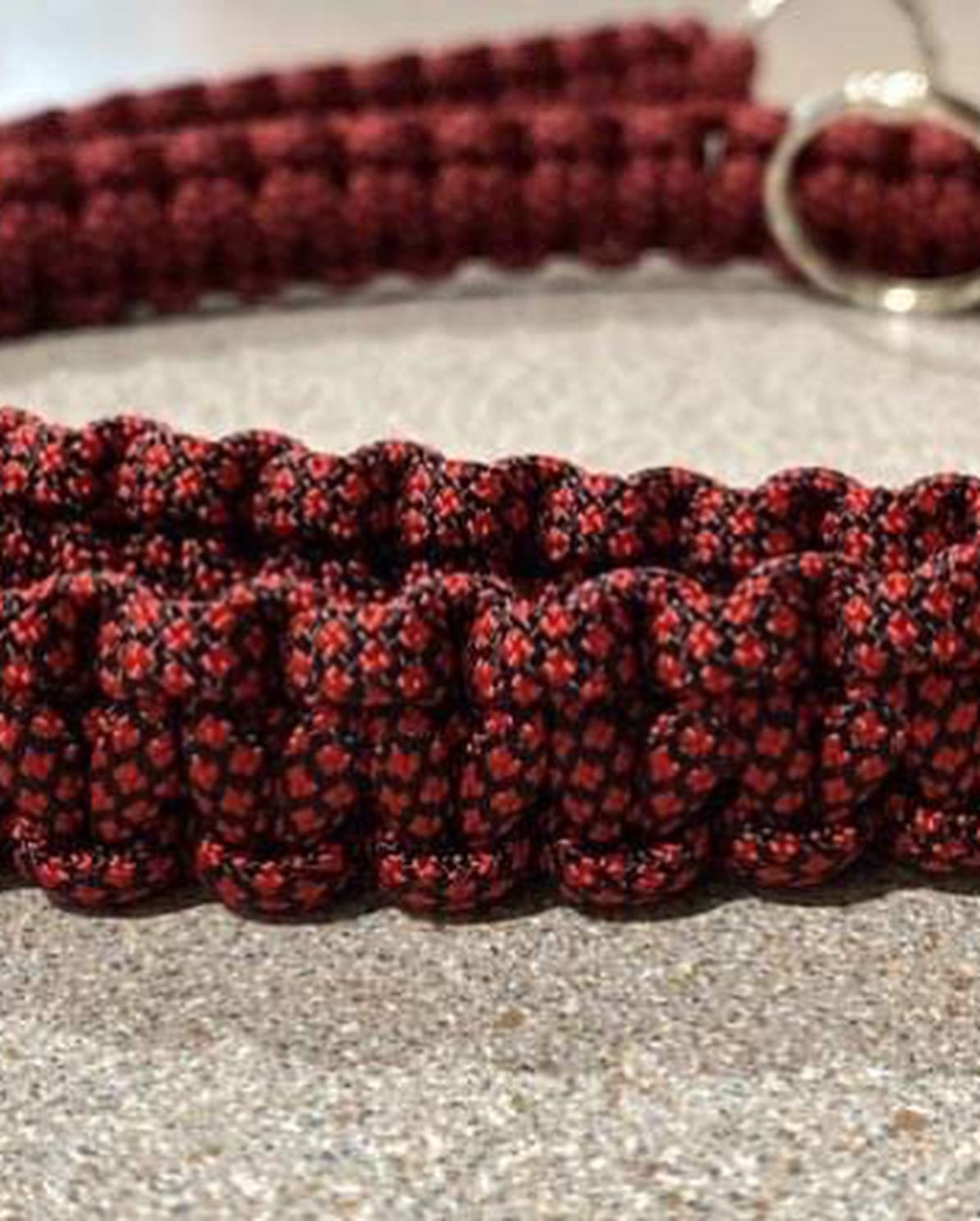Paracord bino strap red specel